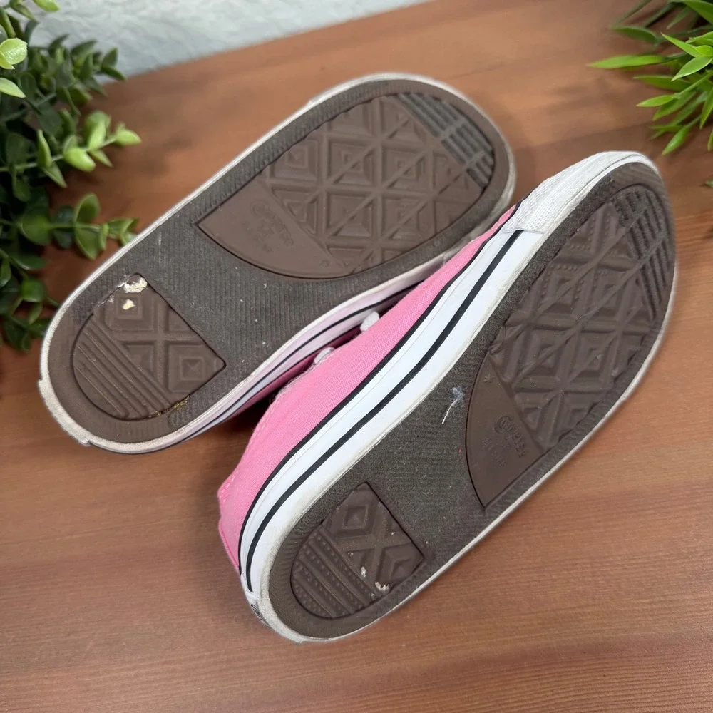 Converse Kids Chuck Taylor All Star Pink Low Top Sneakers Size 9